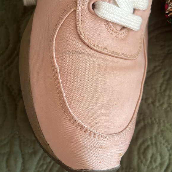 Michael Kors Pink and White Sneakers Retro-Inspired Design - Picture 7 of 9